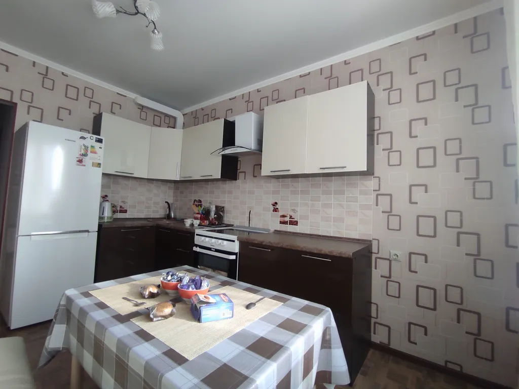 Просторная 1-комнатная квартира в Изумрудном