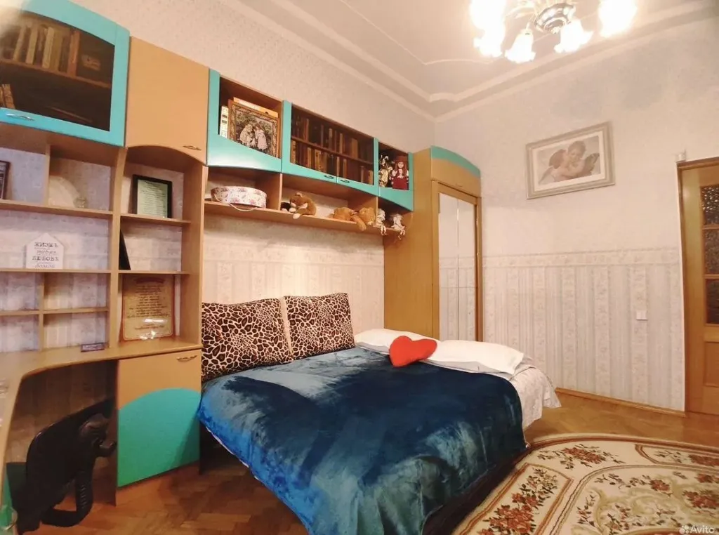 Центр. Тихо