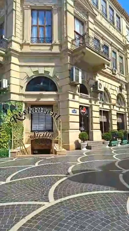 Квартира в центре, в старинном архитектурном доме