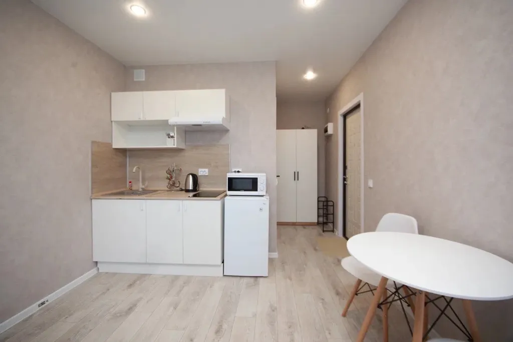 Уютная, светлая, студия в однокомнатной квартире