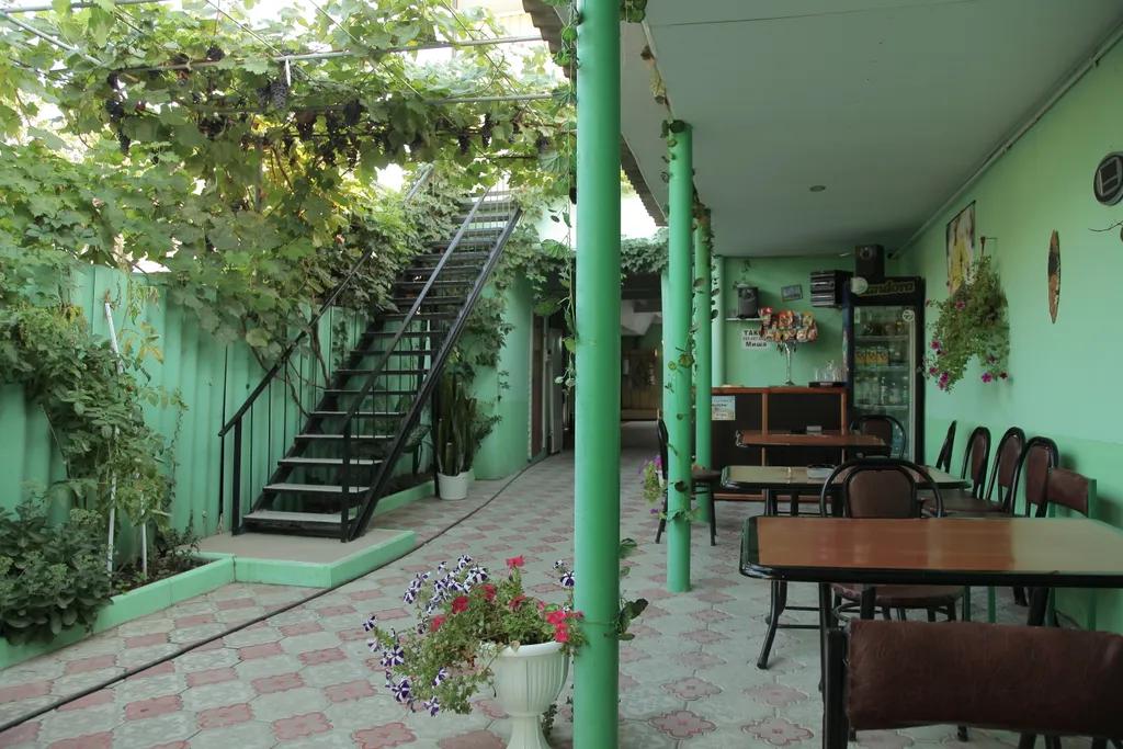 Двухместный номер удобствами и конд. у Сильвии в Феодосии на Степной.