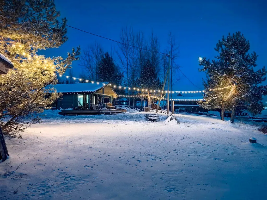 Уютный дом на берегу реки в Карелии