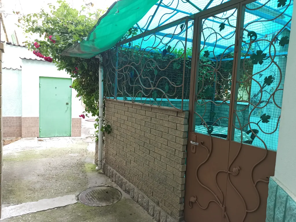 Квартира с красивой беседкой у моря