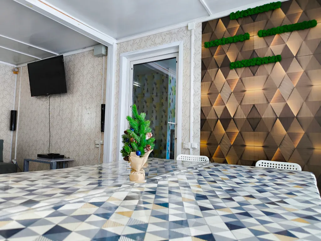 Комфортабельный 2-этажный дом с панорамным остеклением и русской баней