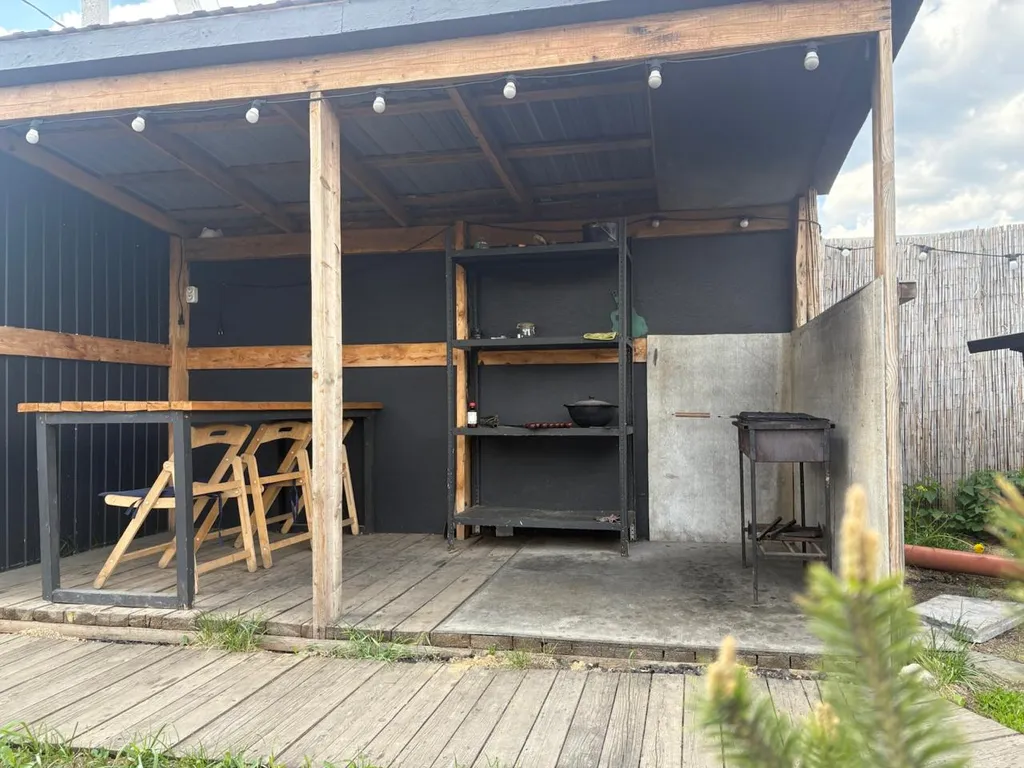 Дом с баней-юртой и караоке