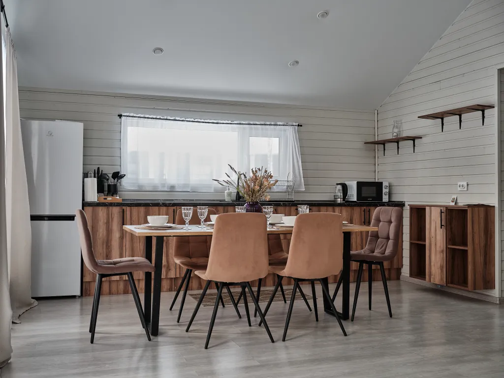 Мгновенный - дом с фотоаппаратом Polaroid