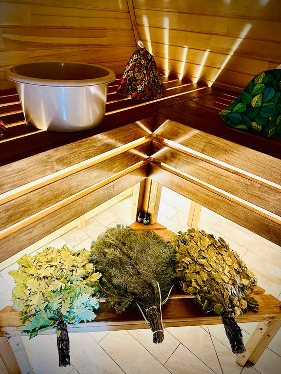 Уютный дом в сосновом лесу