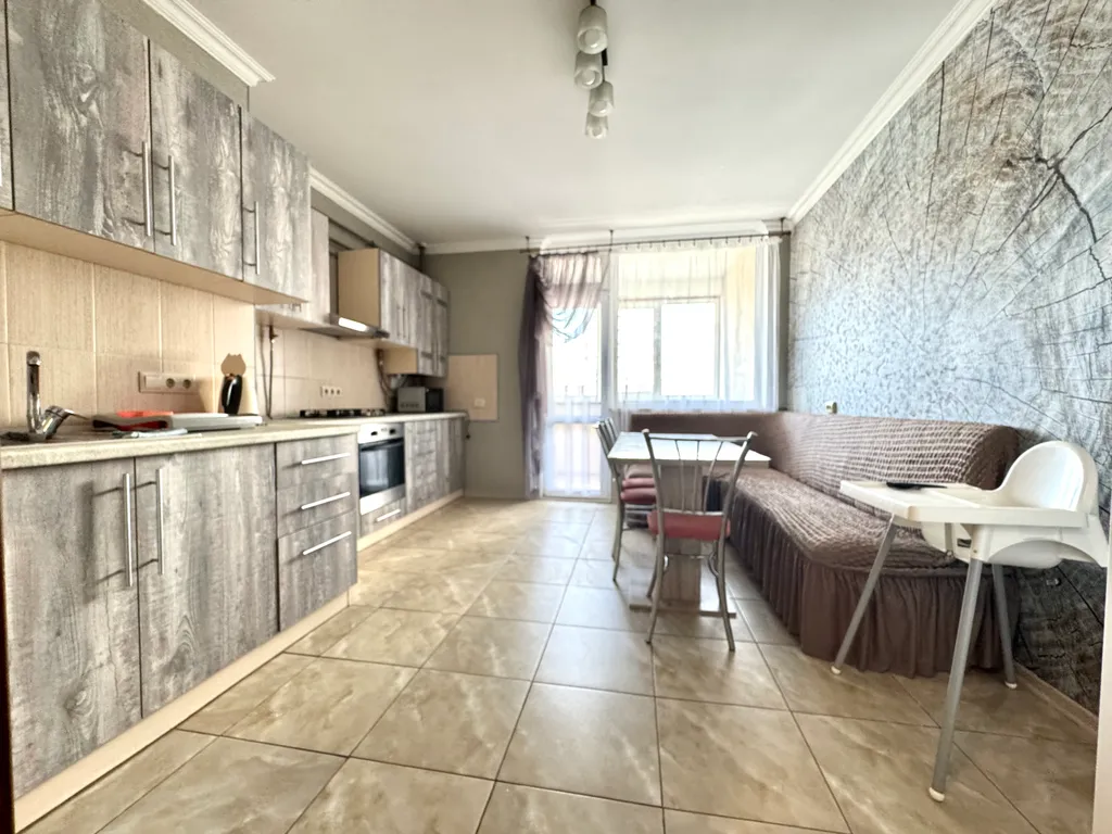 Крупногабаритная 3-комнатная квартира — аренда посуточно в Севастополь