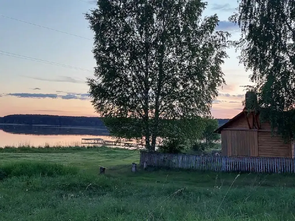 Дом между двух озёр