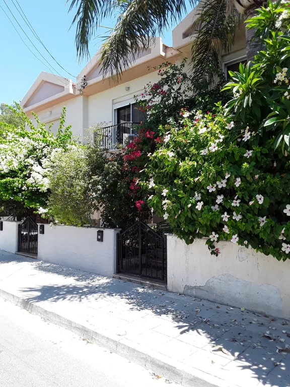 Коттедж Таунхаус рядом с пляжем Дассуди — аренда посуточно в Лимассол