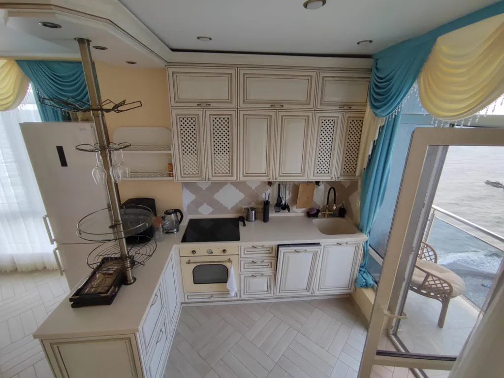 Квартира с видом на море и горы