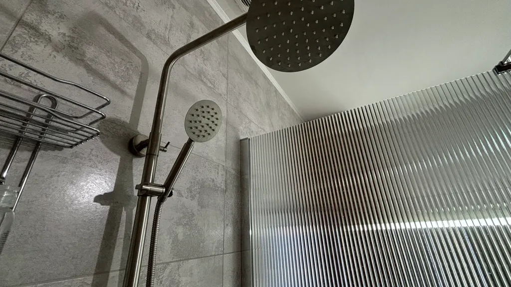 Дом в Анапе с банным чаном для дружной компании в окружении сада