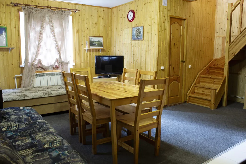 Коттедж Двухэтажный коттедж с видом на лес — Беличье