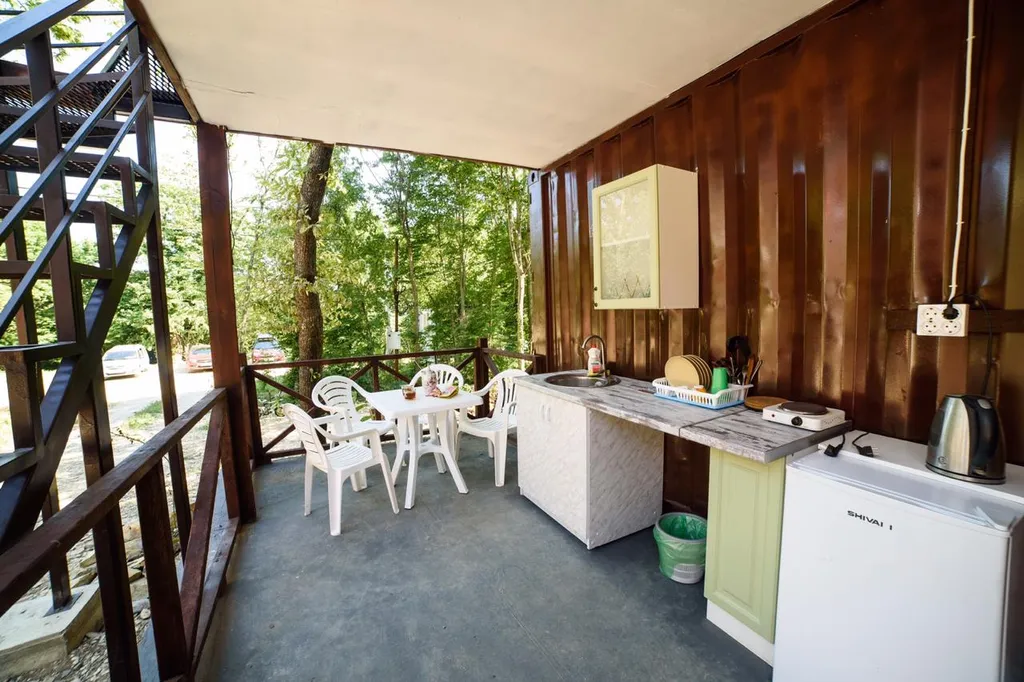 Коттедж рядом с бассейном на 4-8 человек