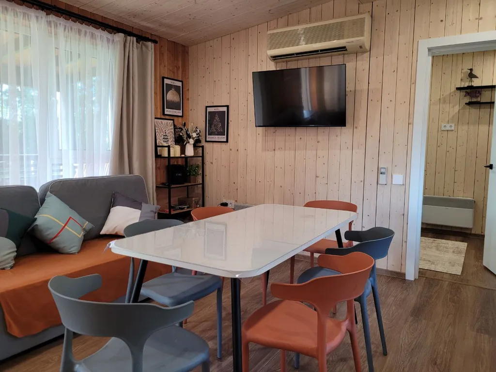 Уютный дом для вашей небольшой компании