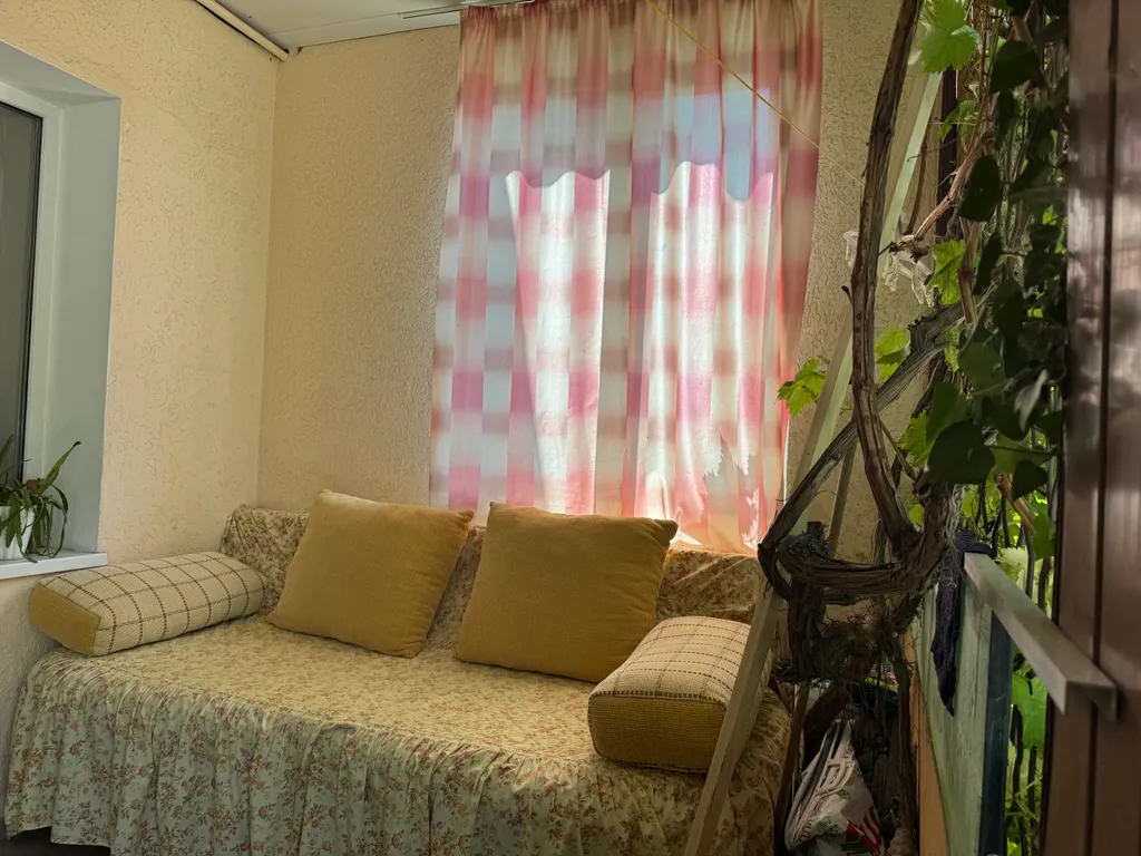 Коттедж Двухкомнатный домик с внутренним двориком в центре города — Евпатория