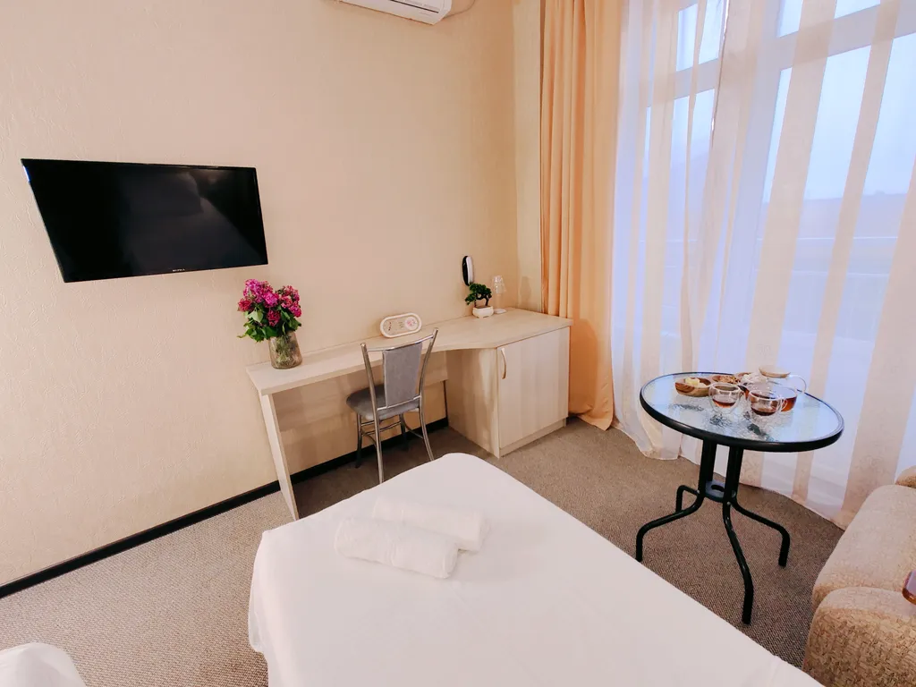 3-местный комфорт с боковым видом на море