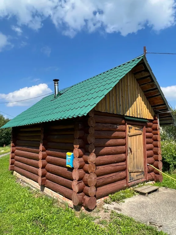 Русский дом с баней на берегу озера