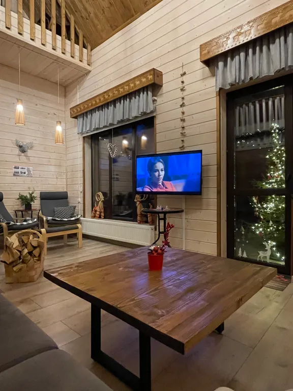 Сосновое шале на берегу Сямозера