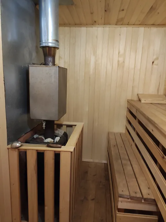 Домик-баня на берегу реки Псижа и выходом в озеро Ильмень