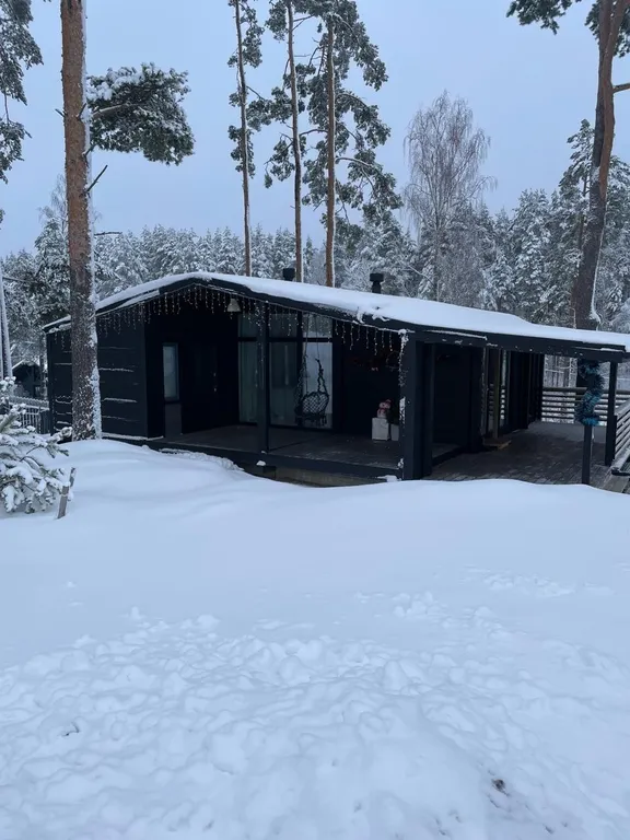 Дом на возвышенности с видом на лес в КП Сосновские озера