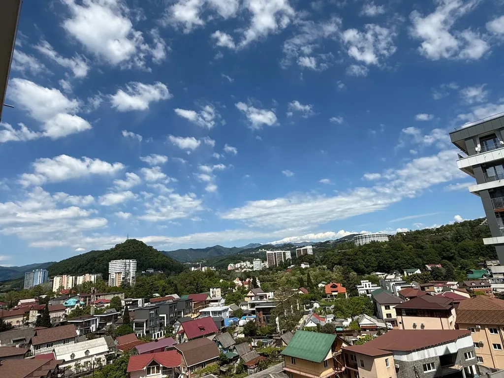 Просторная квартира рядом с видом на море, зона отдыха и бассейн