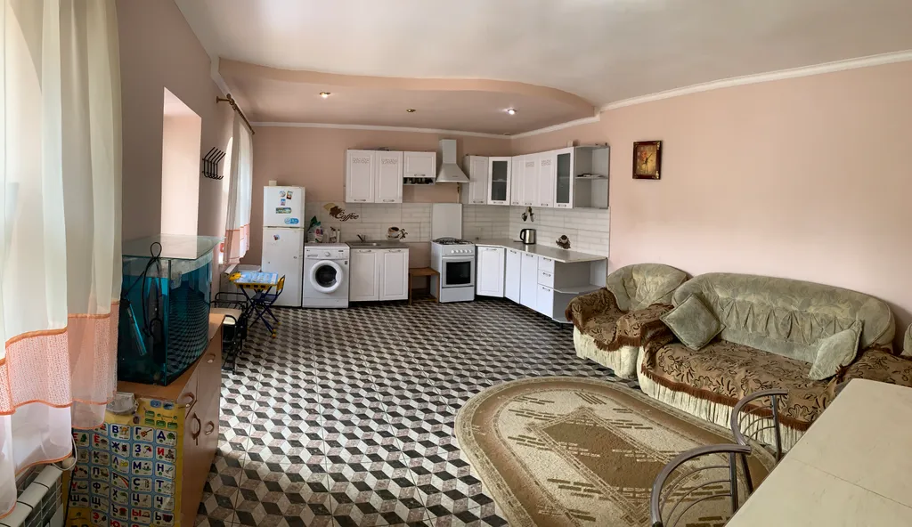 Уютный дом недалеко от моря