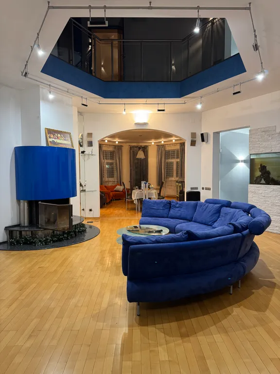 Коттедж 10-комнатный Дом — аренда посуточно в Троицк