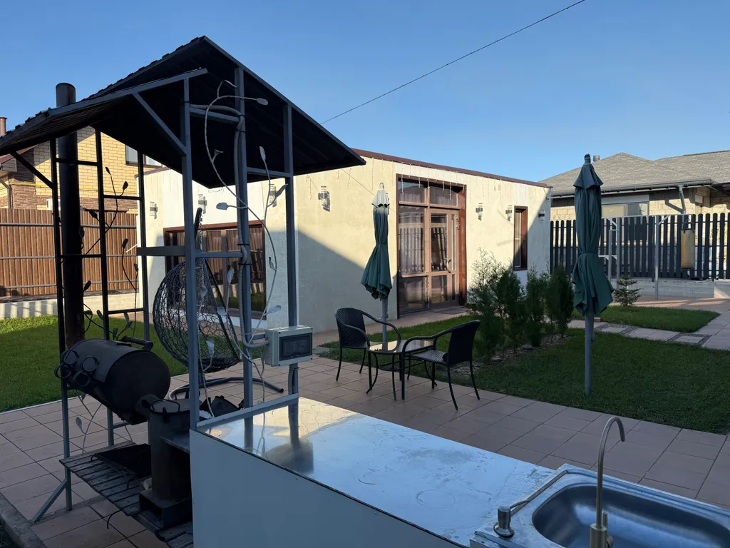 Коттедж Новый дом в черте города — аренда посуточно в Волжский