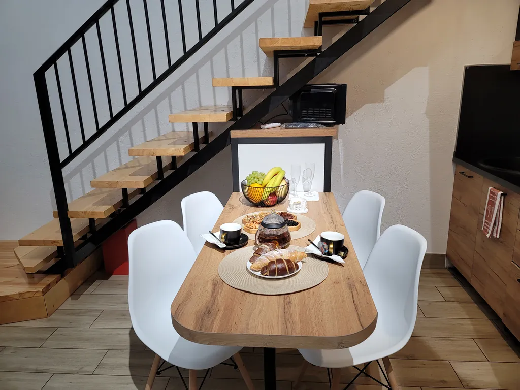 Комфортный двухуровневый апартамент в элитном комплексе