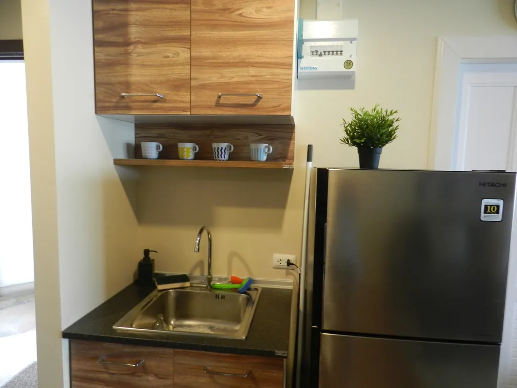 Студия с фронтальным видом на море