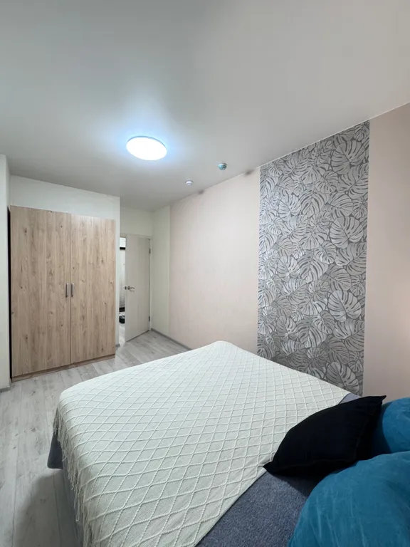 Уютная евродвухкомнатная квартира у Планеты