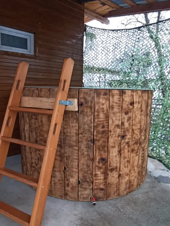 Дом на Охотничьем в центре посёлка