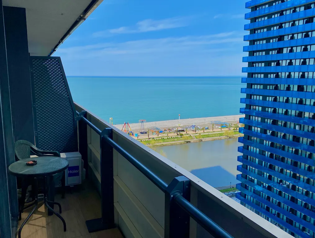 Небольшая уютная студия, Орби сити