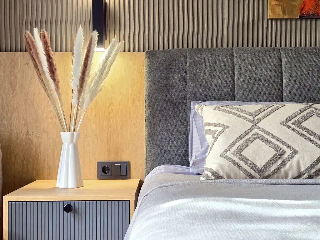 Новый дизайнерский 2-х уровневый апартамент в тихом центре