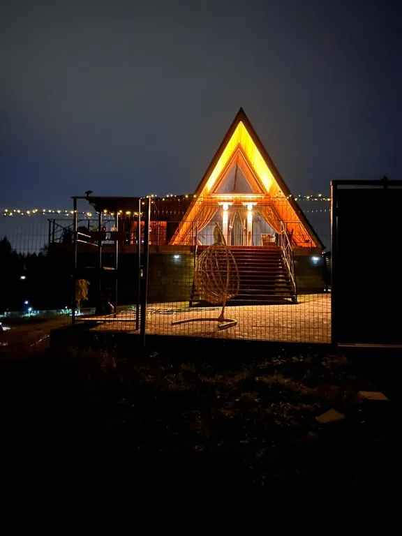 Шале у озера