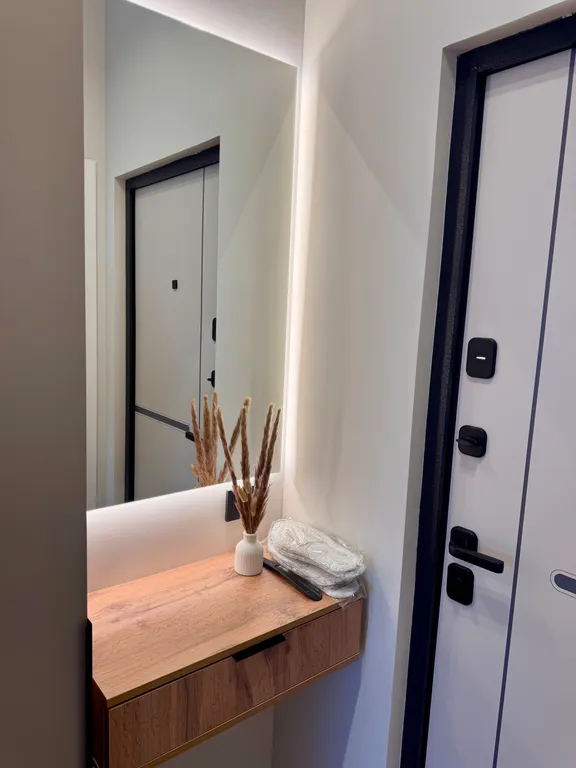 Новая квартира в центре с панорамным окном и завораживающим видом