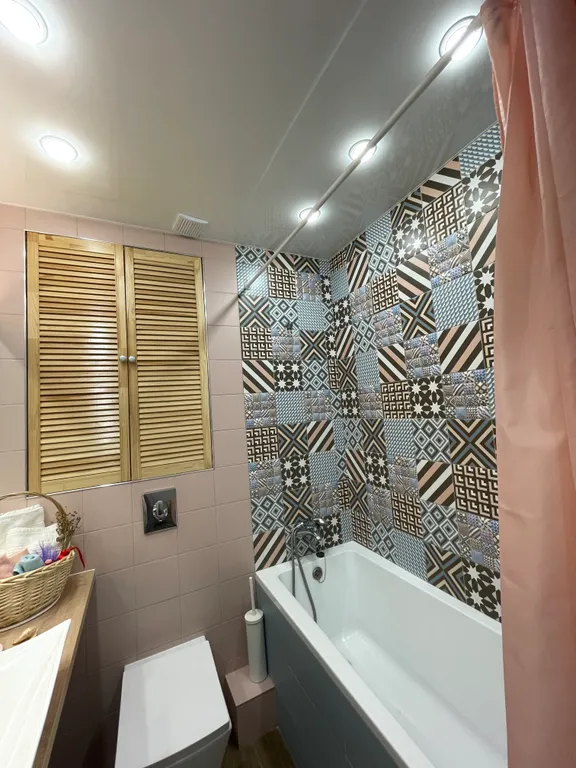 Студия с ванной и с панорамным видом Москвы