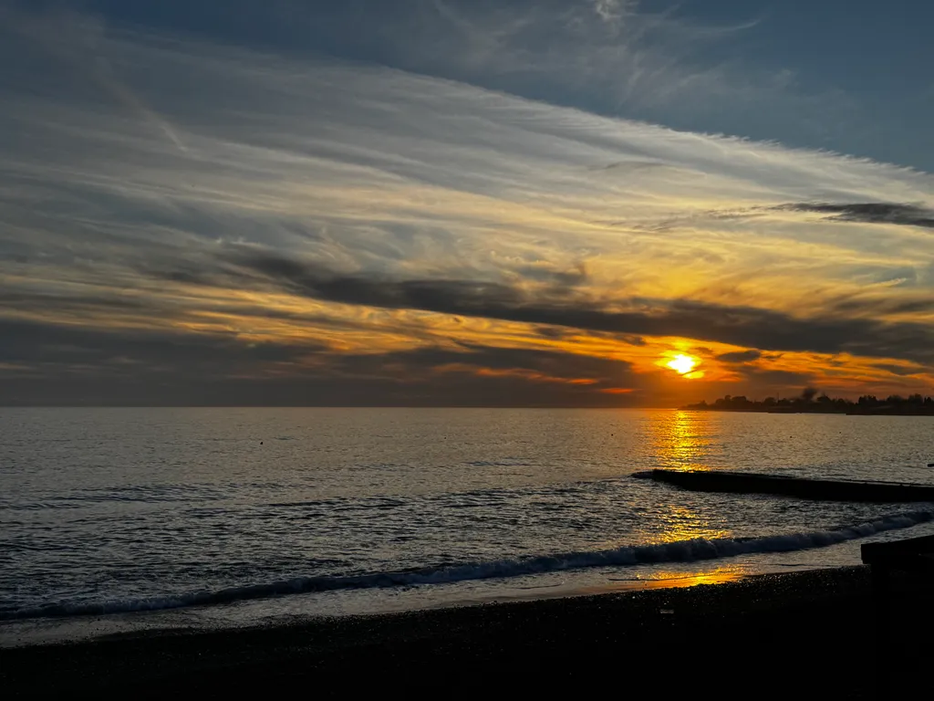 Коттедж Уютный коттеджный эко-домик рядом с морем ))) — Сухум