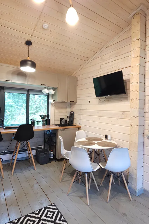 Дом на берегу озера