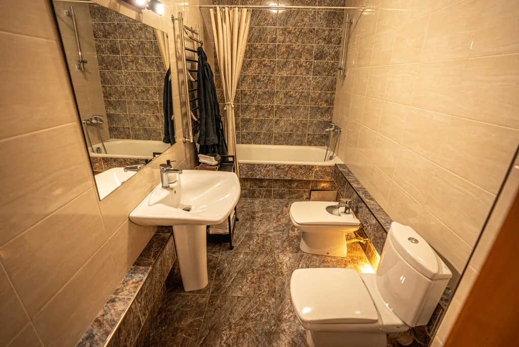 Две спальни, два санузла, центр, красивый вид на реку