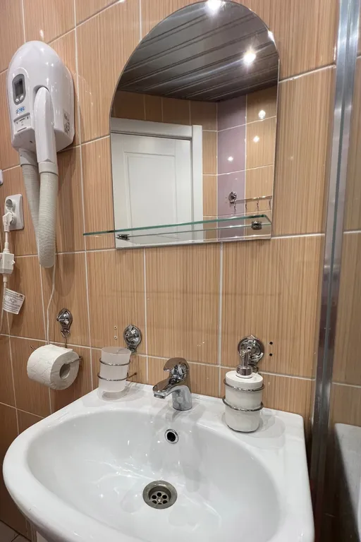 Домик у озера