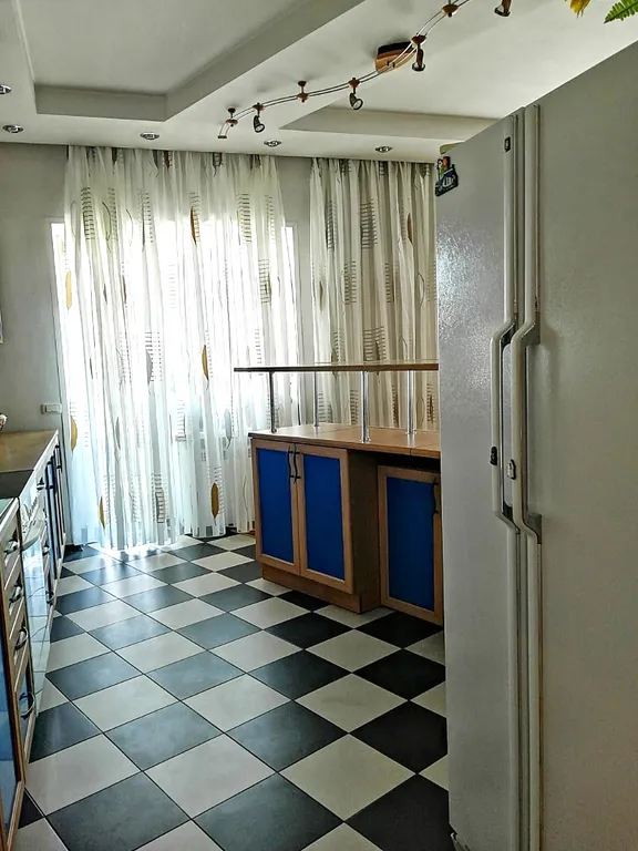 4-комнатная Квартира