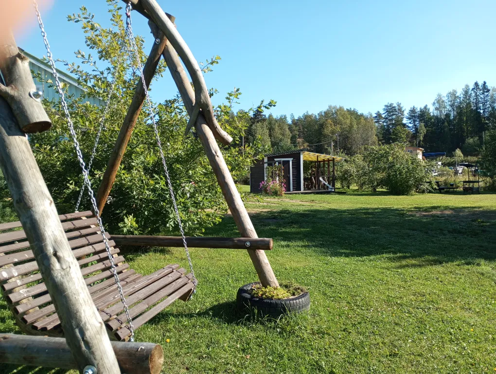 Домик у озера