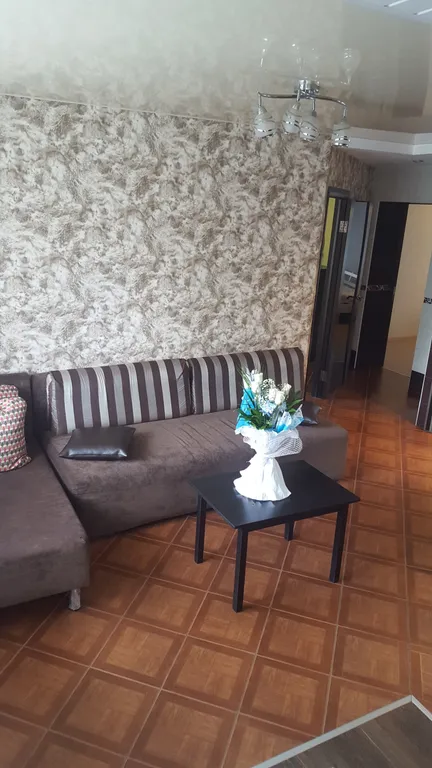 Трехкомнатная квартира-студия возле метро "Березовая роща"