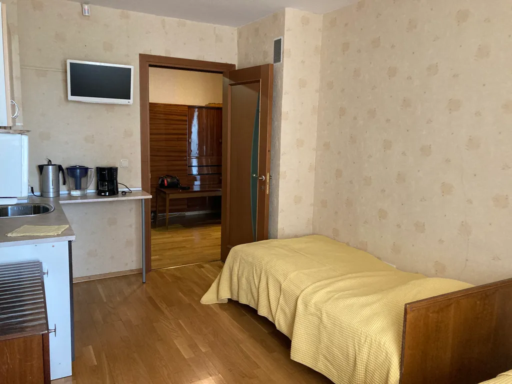 Квартира у метро на западе