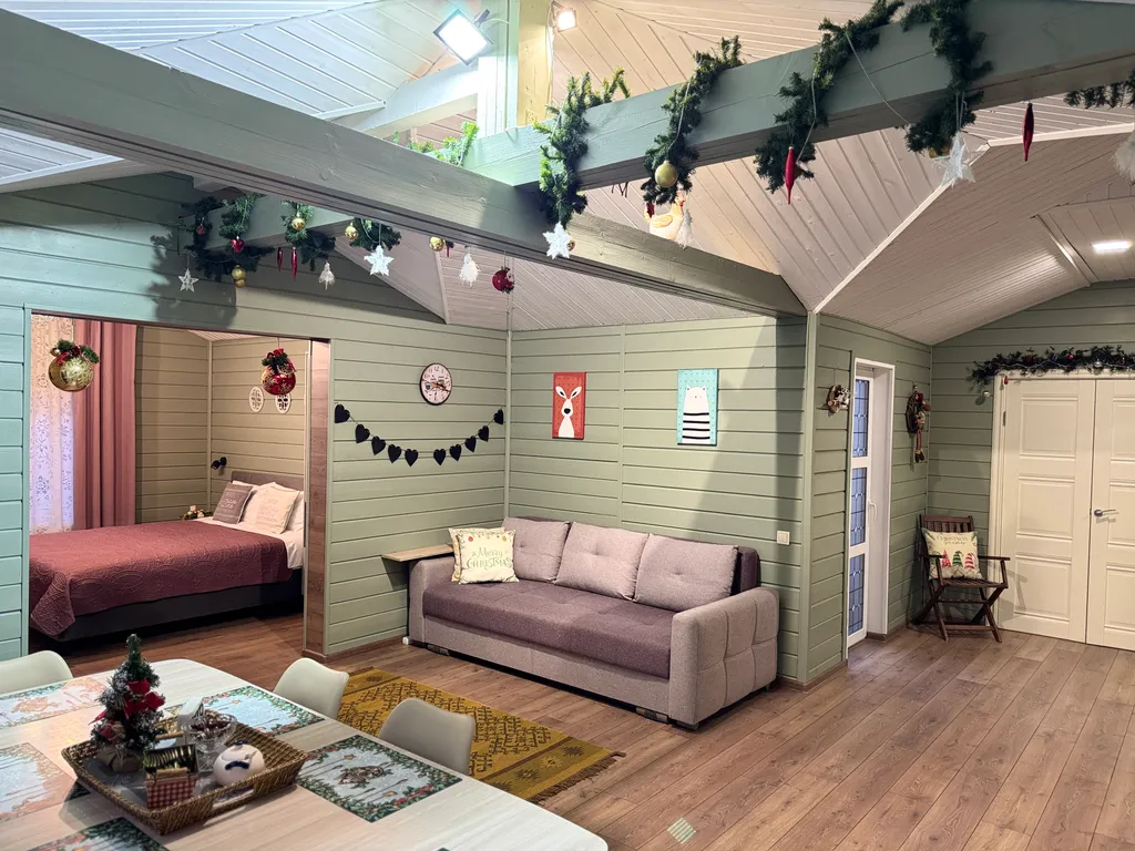 Загородный домик с бассейном и сауной