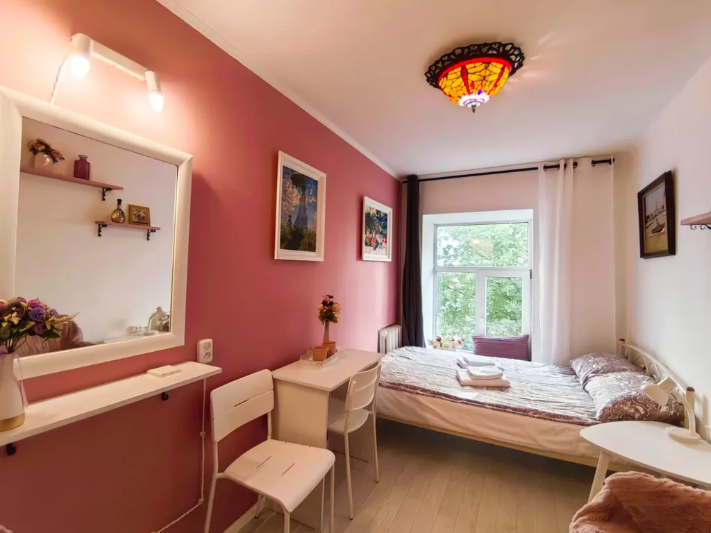 Квартира Комната "Другой Эрмитаж". Между Эрмитажем и Исаакием. Хранение багажа. — Санкт-Петербург