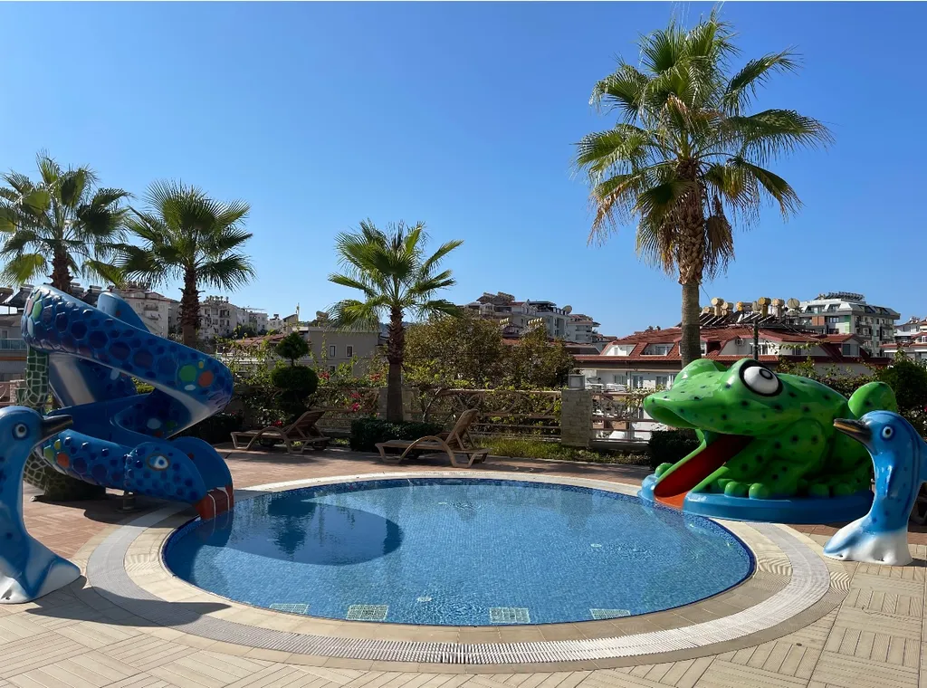 Видовой апартамент на море в центре