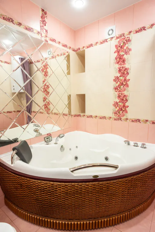 Квартира в самом центре с джакузи! — аренда посуточно в Омск